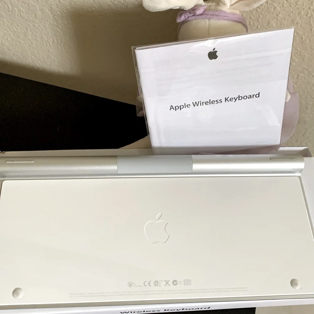 Apple Wireless keyboard